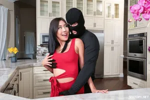 Những tên tội phạm ngày nào cũng bị vắt khô dái