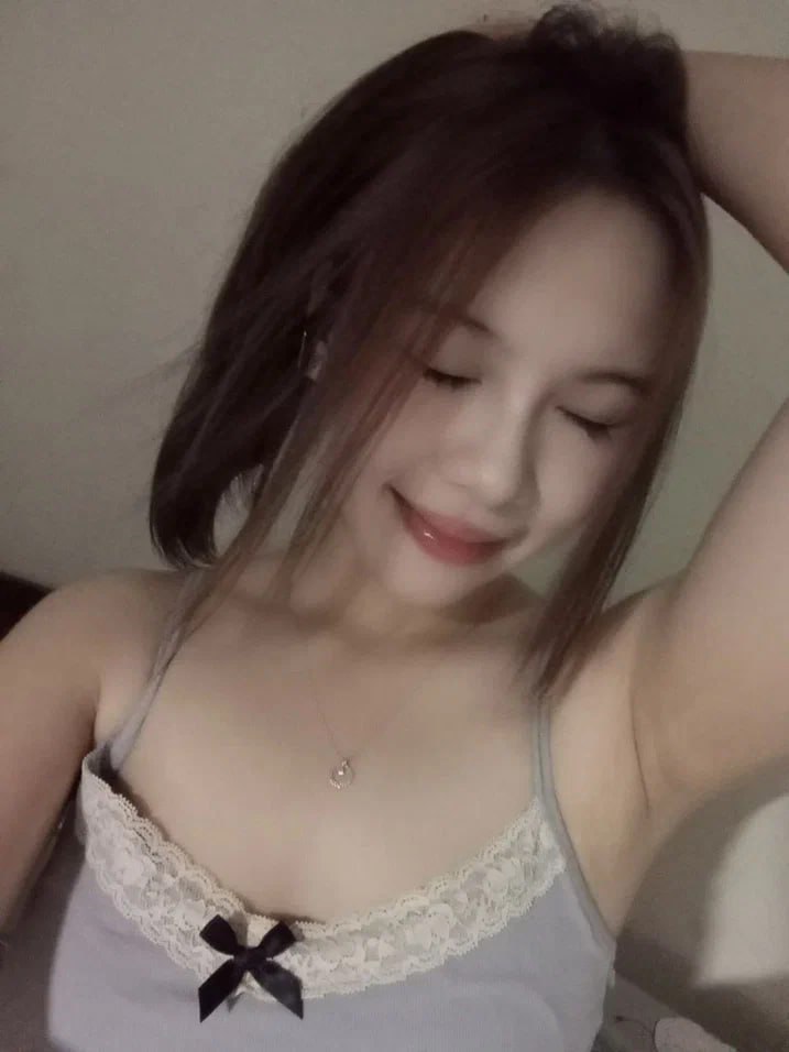 Hai em đồng nghiệp dễ thương bất ngờ đến nhà tôi và muốn được “chịch”